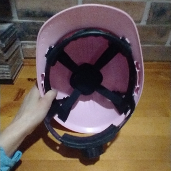 DEGIL pink hard hat - Picture 8 of 12